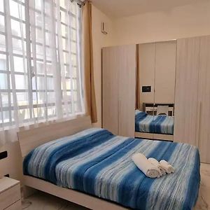 Camera grande con letto king size